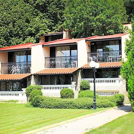 Elenite 3*